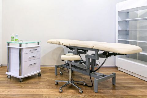 Кушетка процедурная "ОДК-4" (с проводным пультом управления,4 электропривода.)
